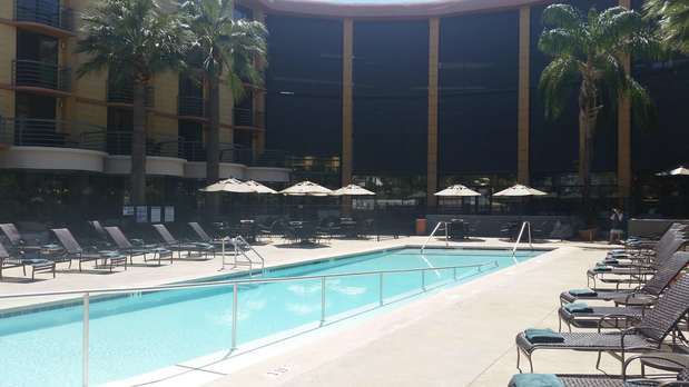 Embassy Suites Phoenix - Biltmore