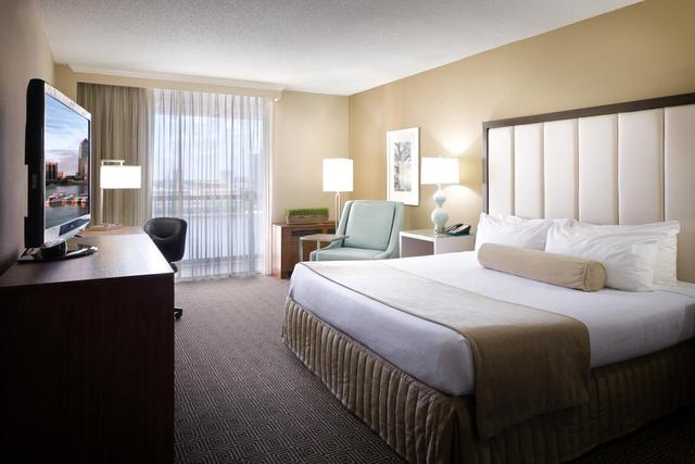 DoubleTree Jacksonville Riverfront