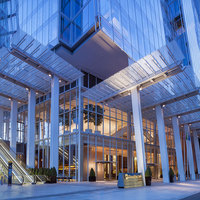 Shangri La Hotel At The S...