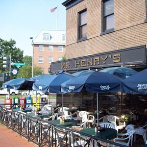 Mr. Henry's Pub