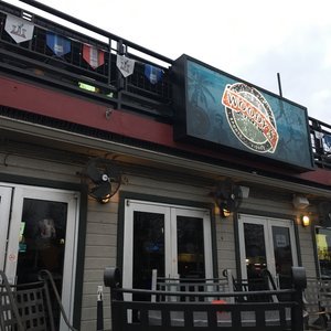 Woody's Sports and Video Bar