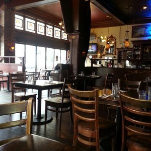 Julia's on Broadway