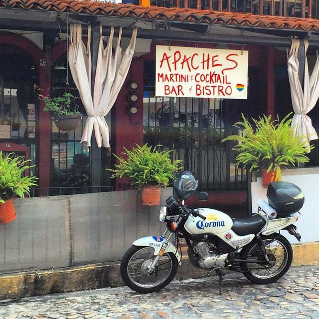 Apaches Martini Bar and Bistro