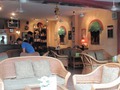 Oud's Cafe & Bar