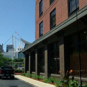Hampton Inn & Suites Pittsburgh Downtown