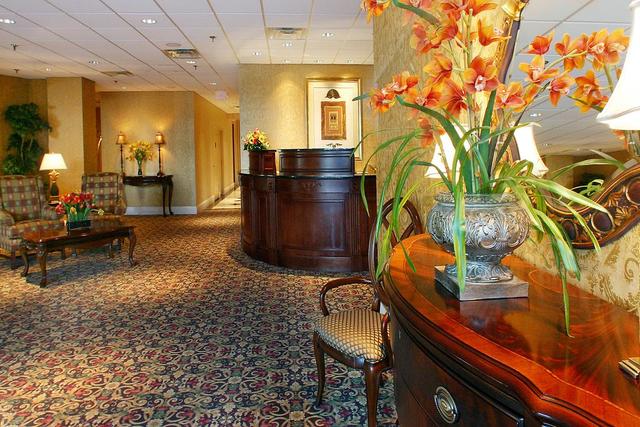 Regency Suites Hotel Midtown