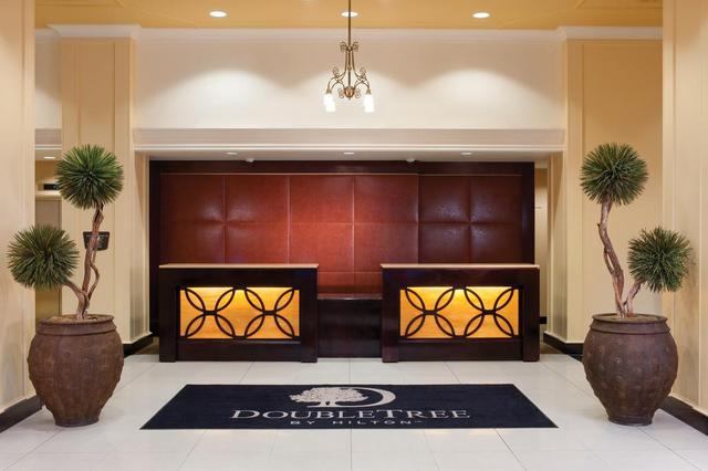 DoubleTree Suites by Hilton Detroit