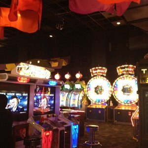 Dave & Buster's