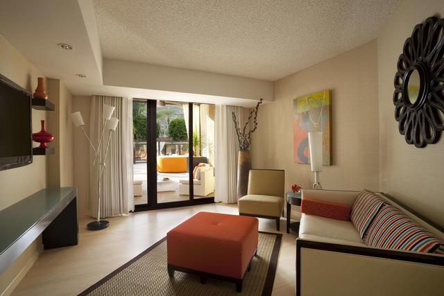 Hyatt Regency Suites Palm Springs