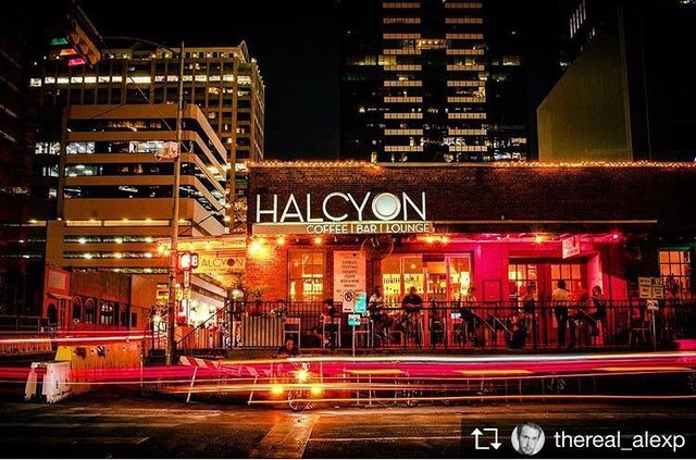 Halcyon Coffee House, Bar & Lounge