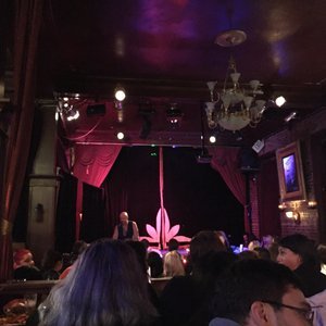 Julia's on Broadway