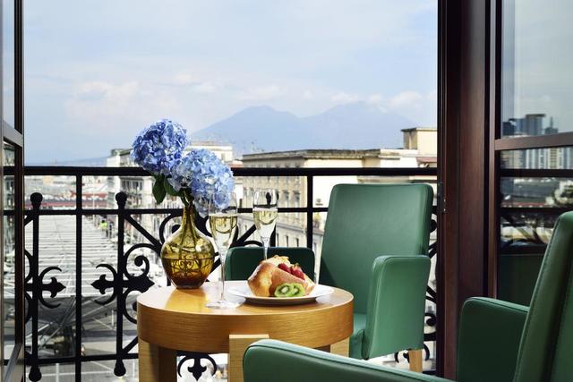 UNAHOTELS Napoli