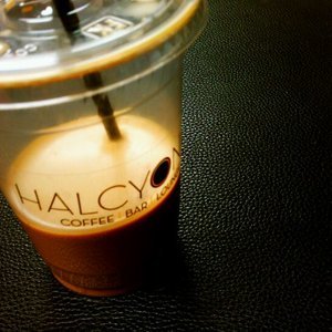 Halcyon Coffee House, Bar & Lounge