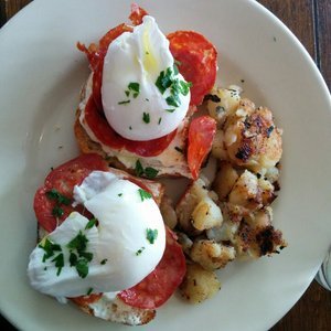 Vesta Trattoria & Wine Bar