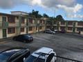 2 Bedroom / 1 Bath Only 5 Minutes Away From Bank Of Hawaii