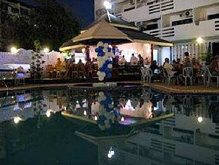 Marina Swimming Pool and Bar