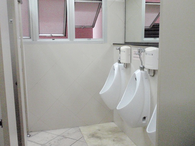 Thaniya Plaza Restroom